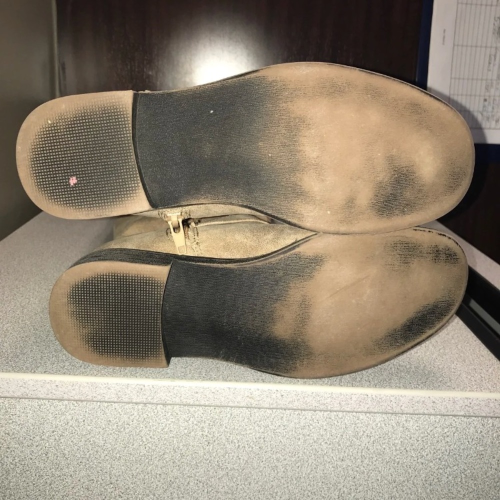Boots - Picture 5 of 6